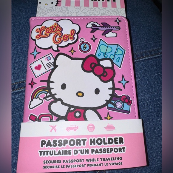 Hello kitty passport holder - Picture 2 of 2